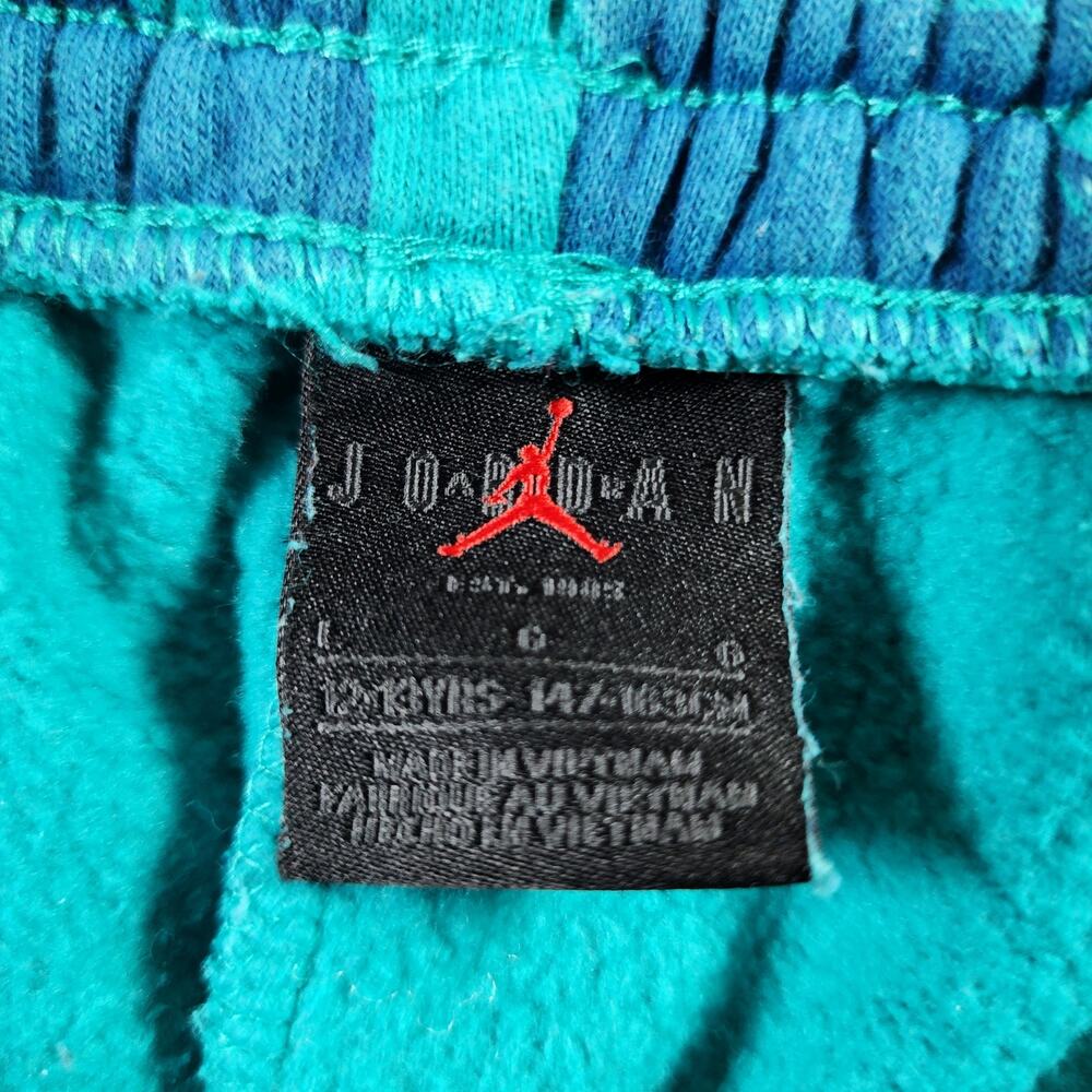Jordan Essential AOP Youth Large Fleece Pullover Hoodie and Drawstring Pants - Picture 8 of 10